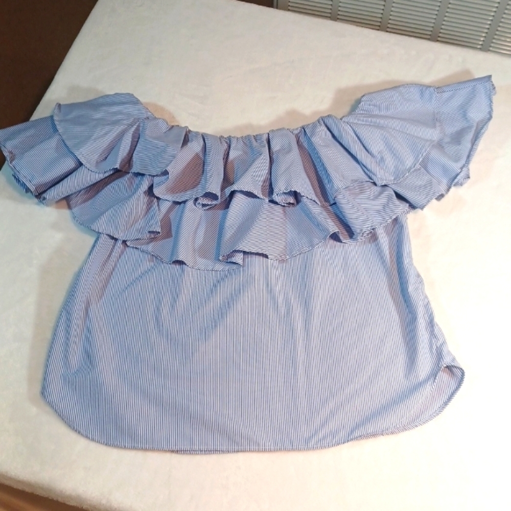 STYLE HOUSE XL OFF THE SHOULDER  BLUE & WHITE STRIPED TOP NWOT